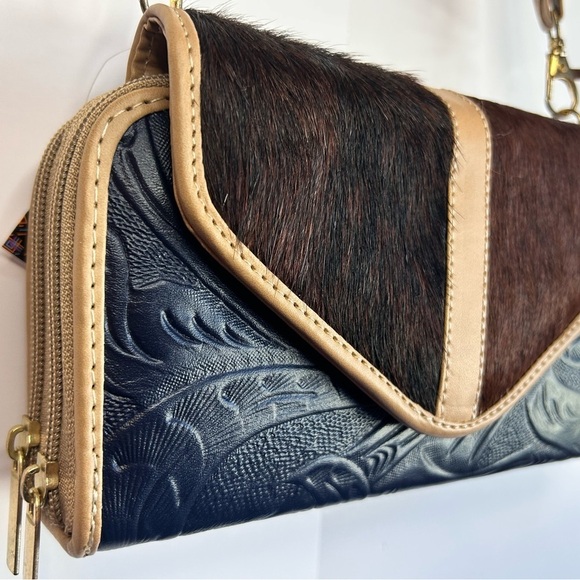 Crossbody Wallet- Tooled Mexican Hand Bag- bolsa Artisanal - Leather /Cowhide(B) - Picture 5 of 16